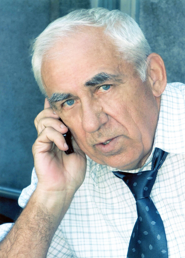  23377741  Leonid, 75 ,    