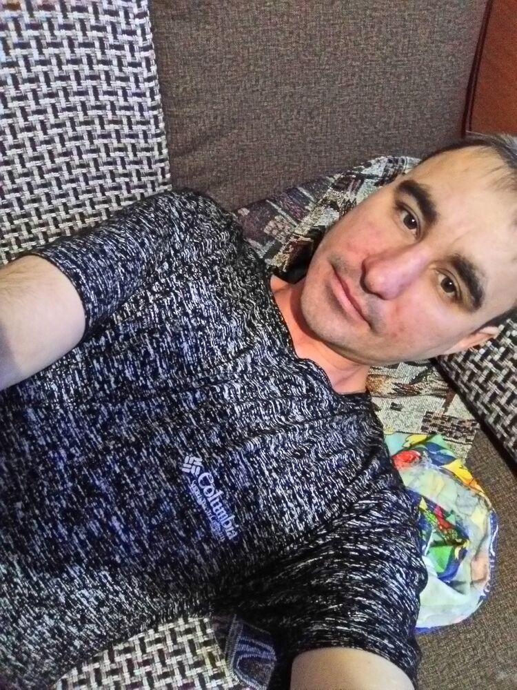  18169831  Slava, 42 ,    