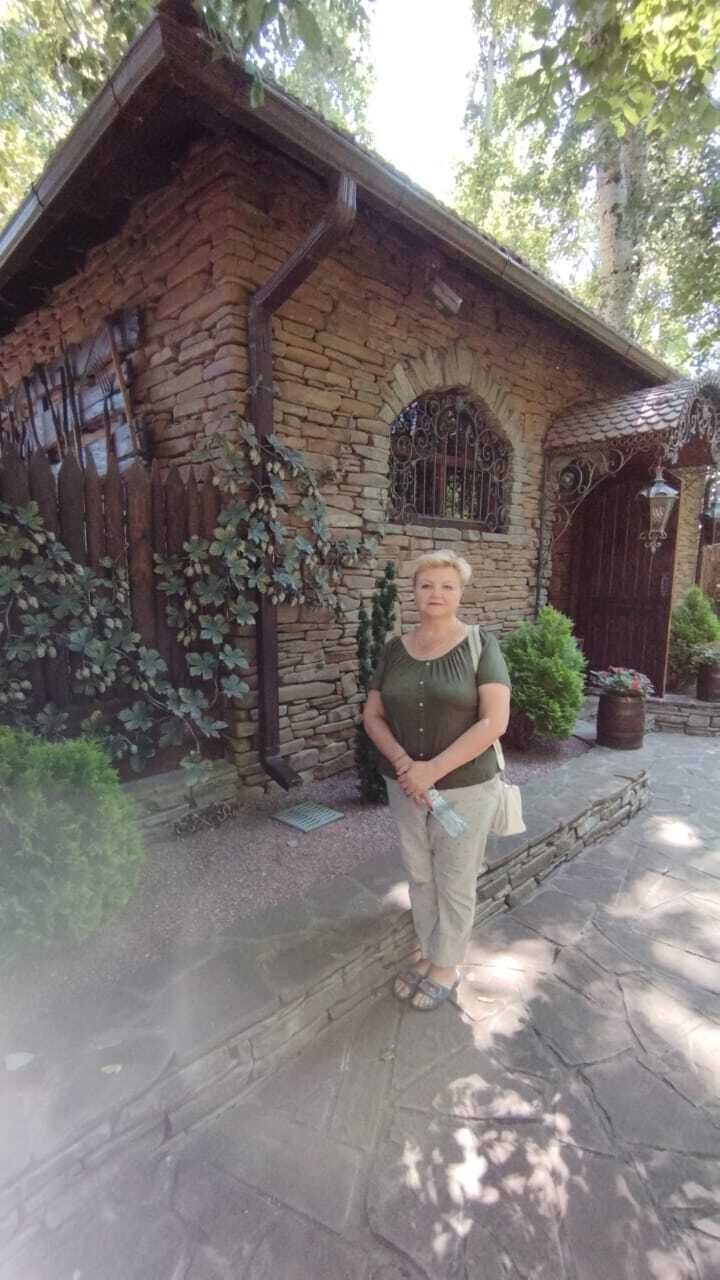  35482941  Elena, 52 ,    