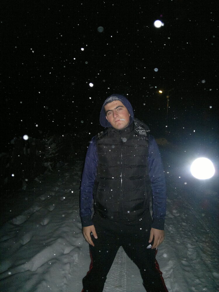  8617771  Valo1990, 35 ,    