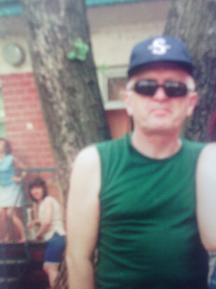  10594211  Nik, 66 ,    --