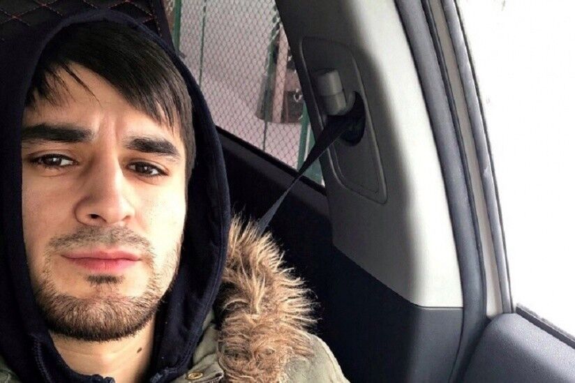  18807661  Artur, 33 ,    