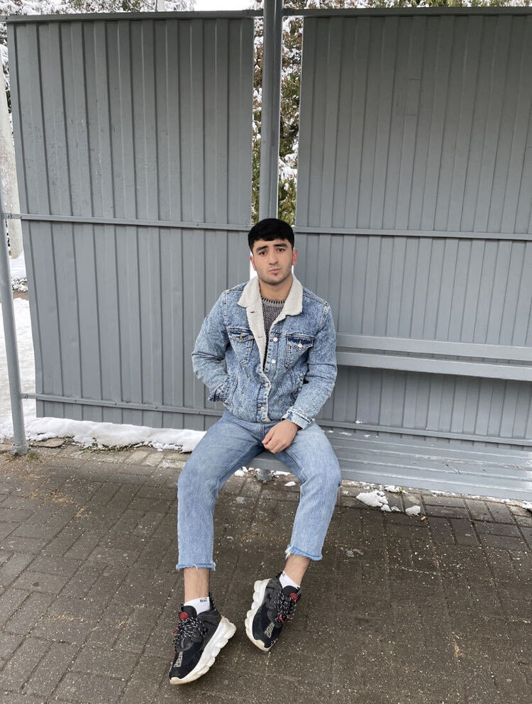  ,   Farid, 24 ,   ,   , c , 