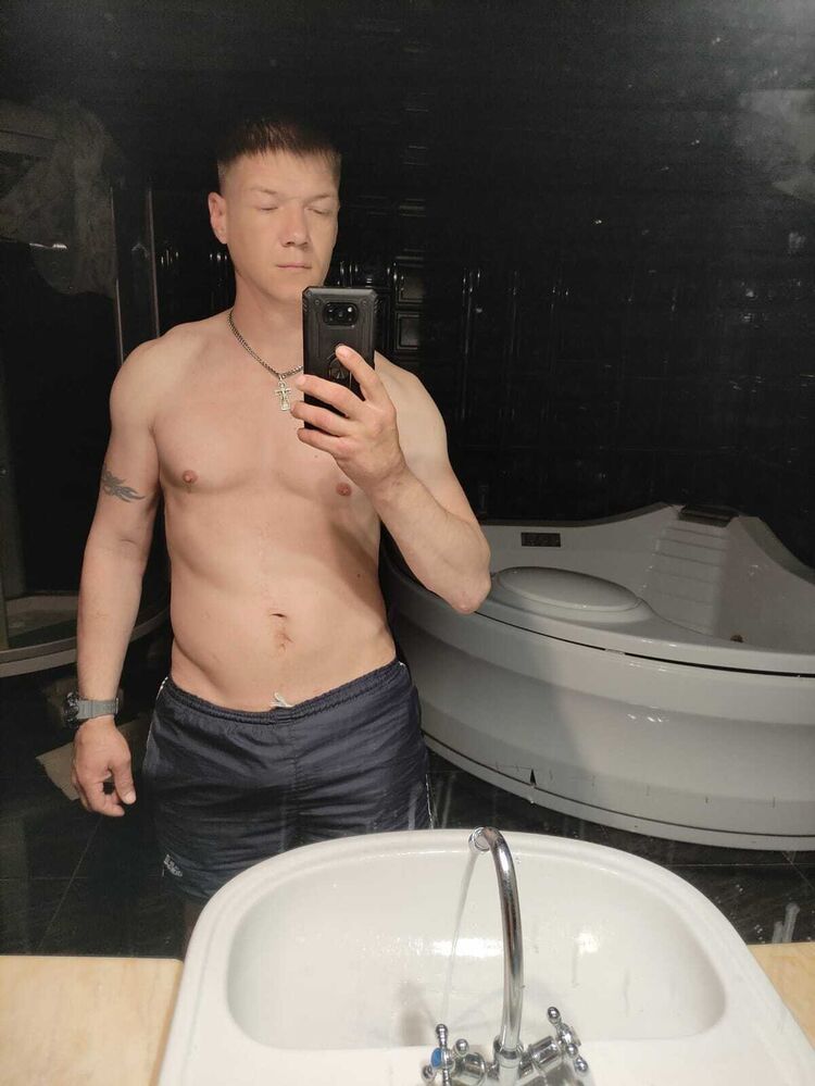  ,   Maxim, 37 ,   ,   , c 