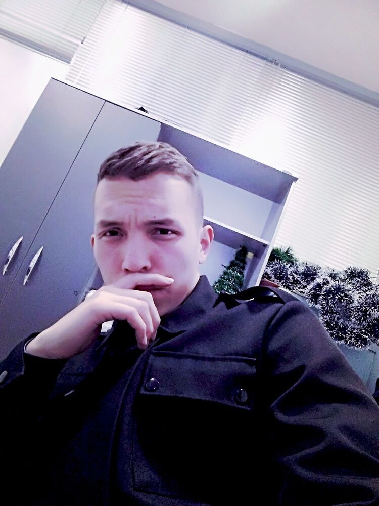  ,   Khan, 28 ,   ,   , c , 
