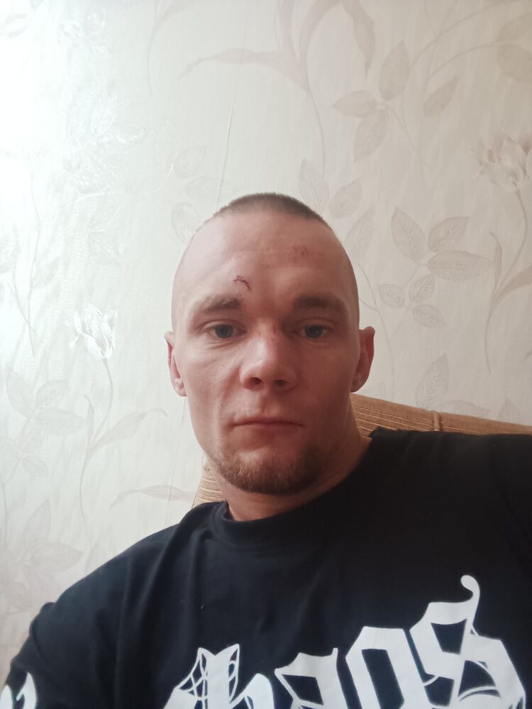  45168821  Aleksej, 31 ,    