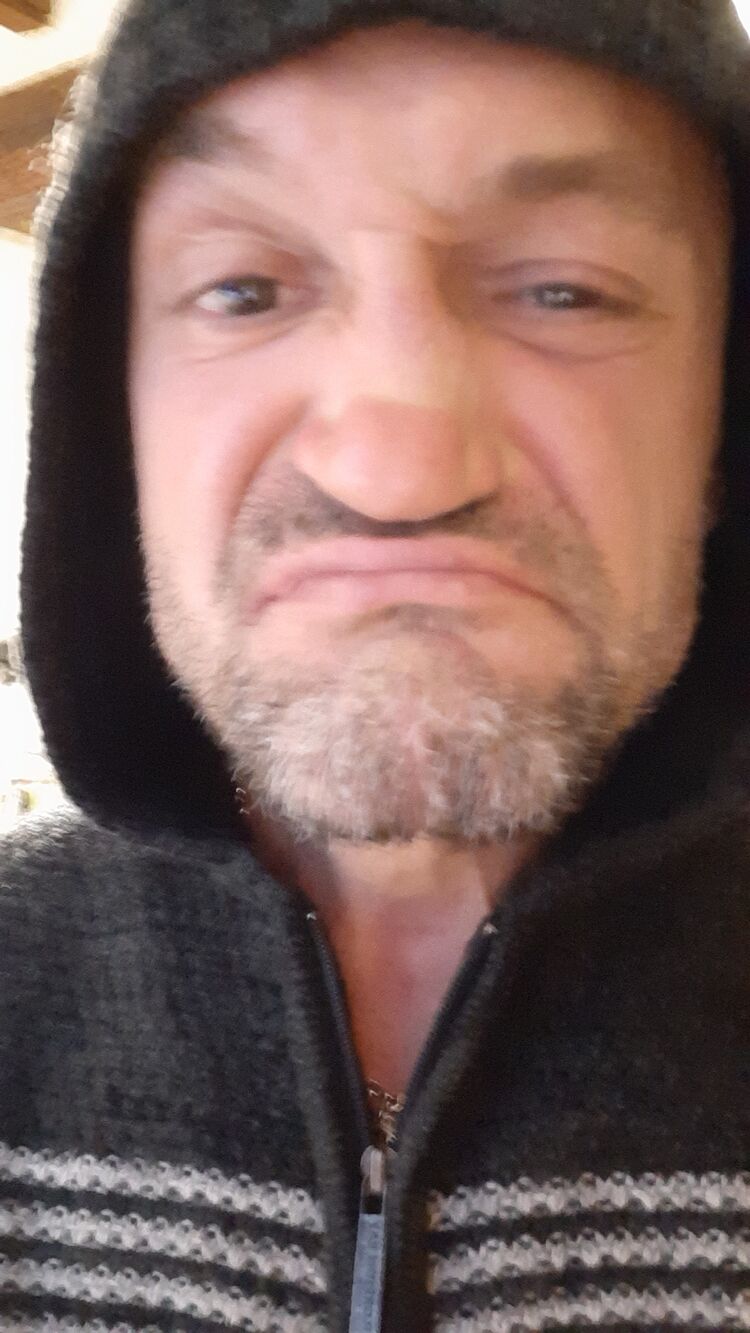  26499951  Serghei, 49 ,    