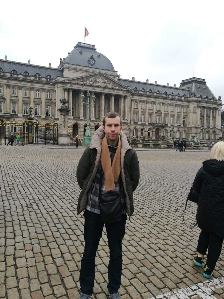  41662481  Andrej, 37 ,    