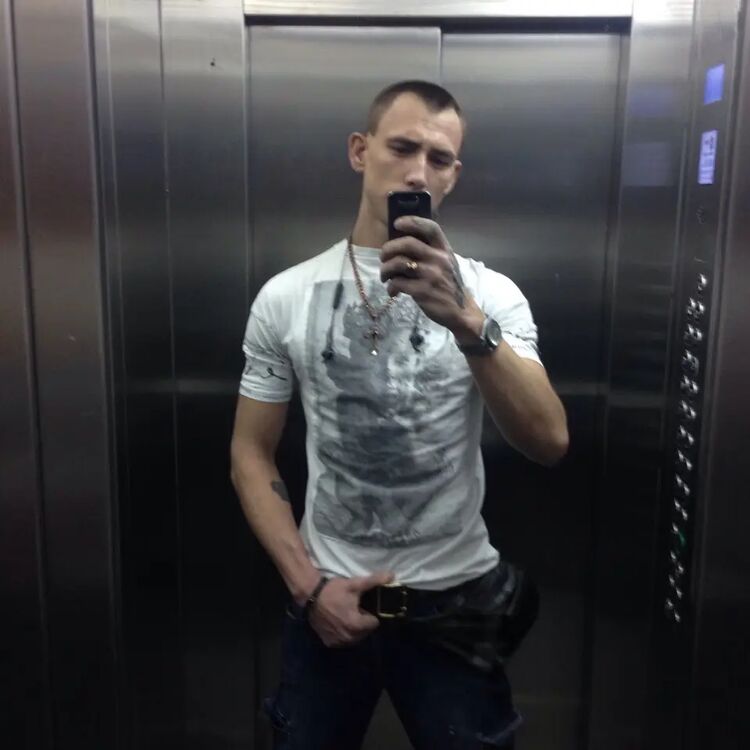  38238721  King, 30 ,    -