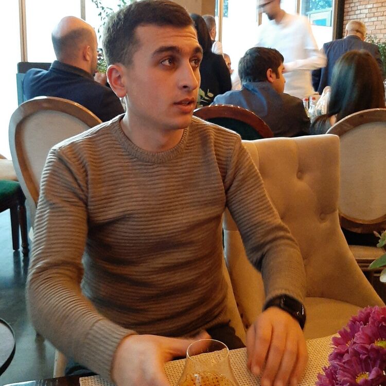  20560711  Narek, 26 ,    