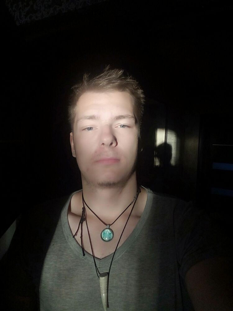  ,   Artyom, 24 ,   