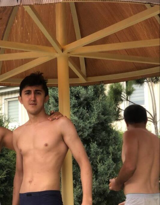  29158171  Yasin, 22 ,    