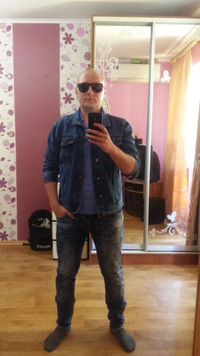  18762561  Artem, 33 ,    