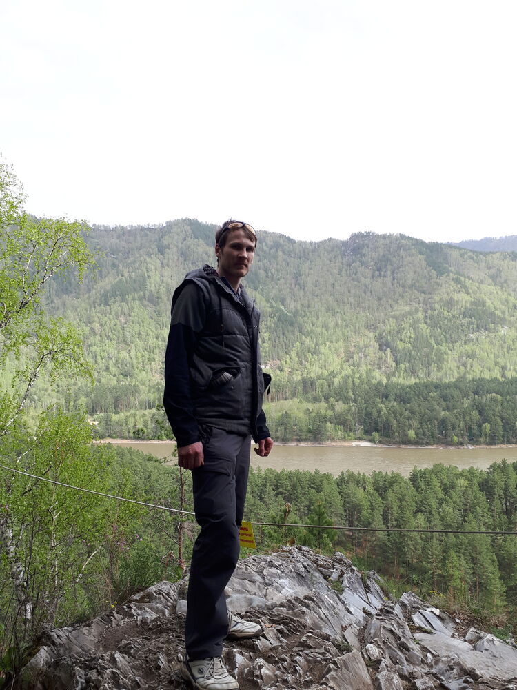  28743051  Roman, 37 ,    