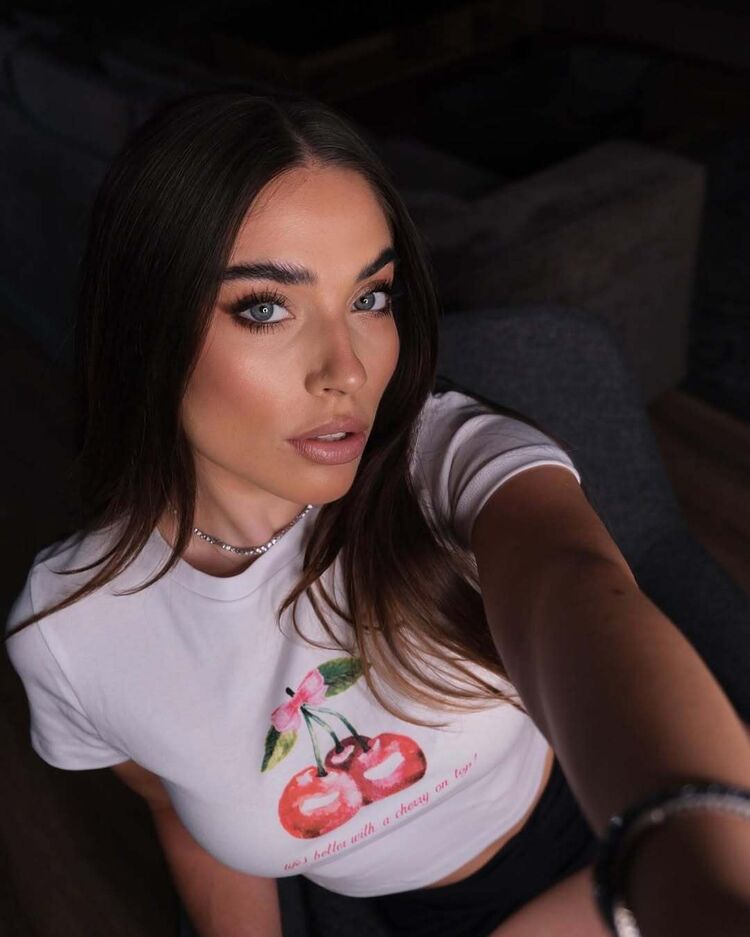  51517121  Dasha, 23 ,    