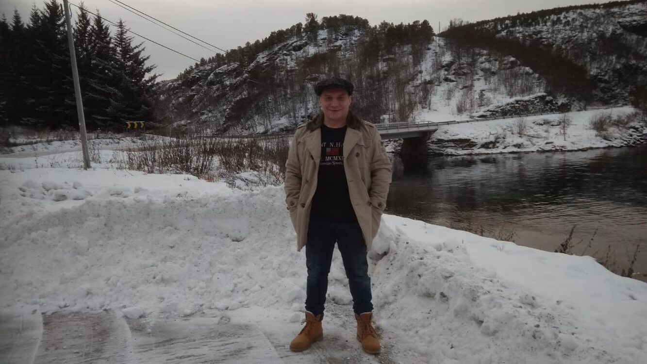  Harstad,   Andrey, 53 ,   ,   , c 