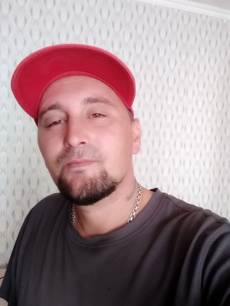  28497711  John, 41 ,    