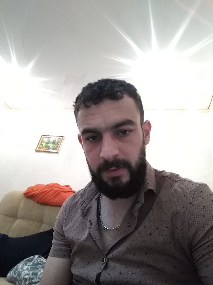  16978291  Gegham, 32 ,    
