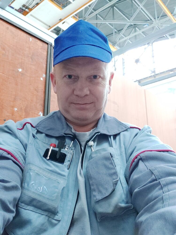  19553061  Andrei, 57 ,    --