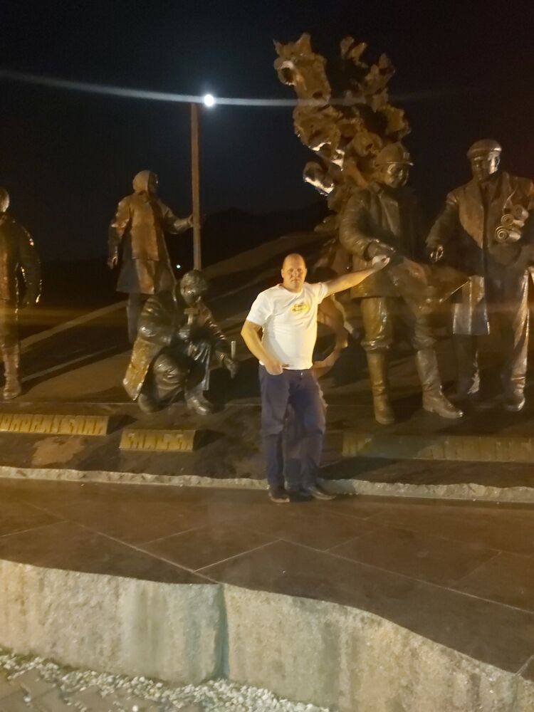  28179571  , 35 ,    