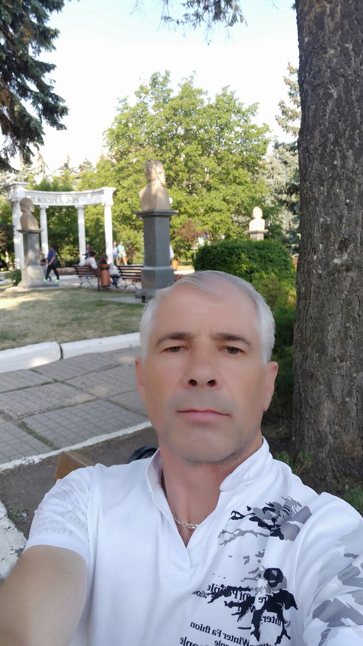  47062371  Vasile, 52 ,    