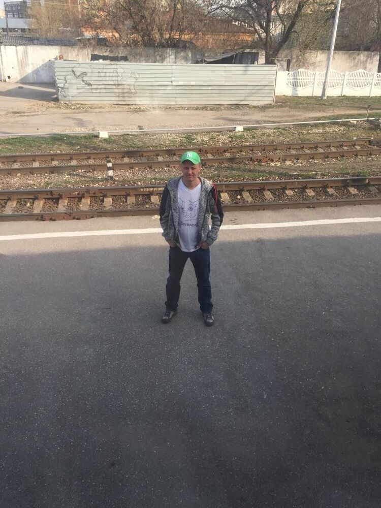  15712581  , 37 ,    