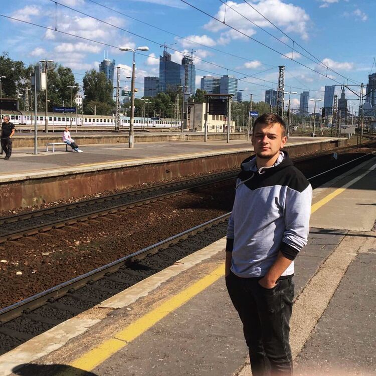  31510191  Vitalik, 27 ,    -