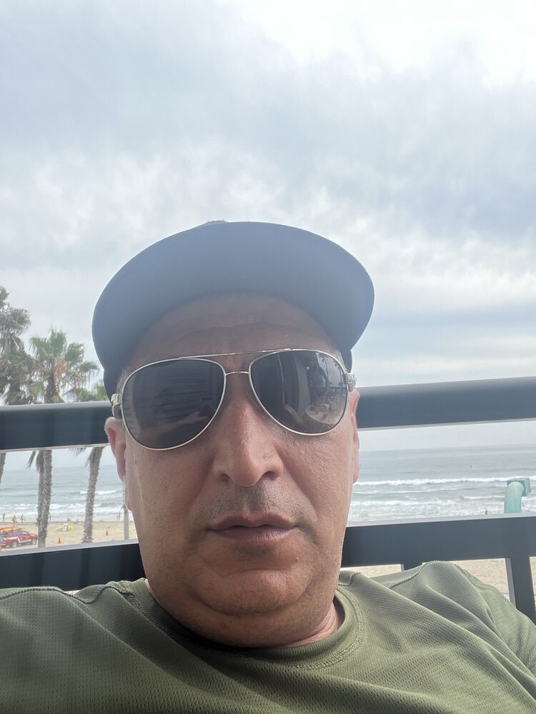  44668091  Arman, 40 ,    Palmdale