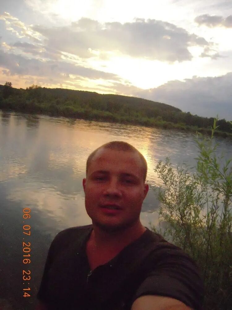  30561121  Nikolay, 33 ,    