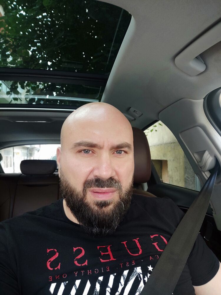  ,   Adrian, 44 ,   ,   , c 