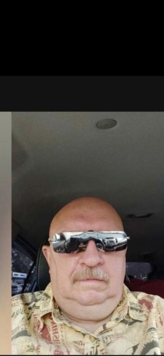  33084161  Igor, 43 ,    -