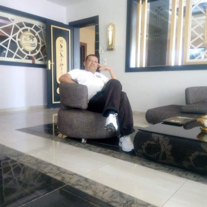  23844781  Younes, 51 ,    