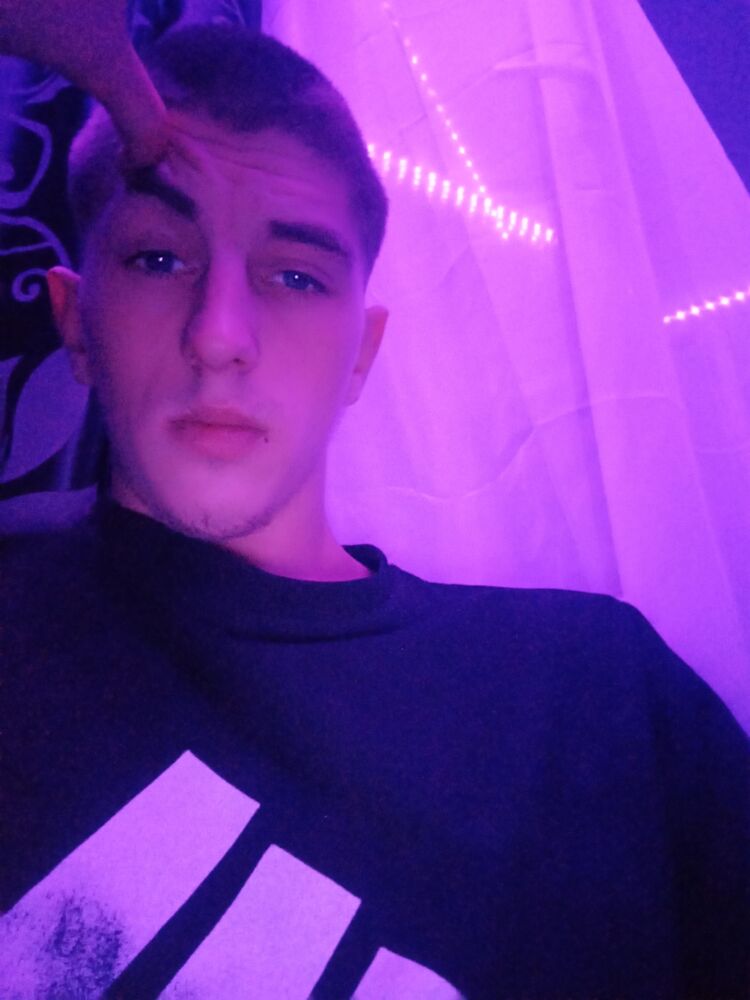  ,   Igor, 22 ,   ,   