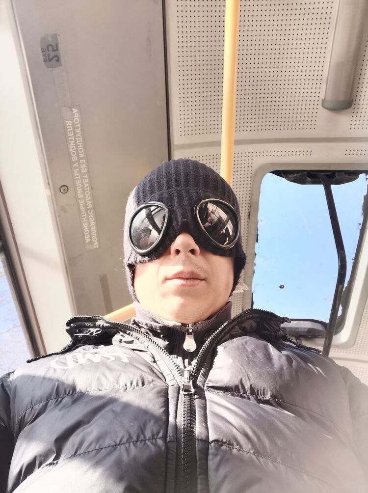  ,   Mikhail, 31 ,   ,   