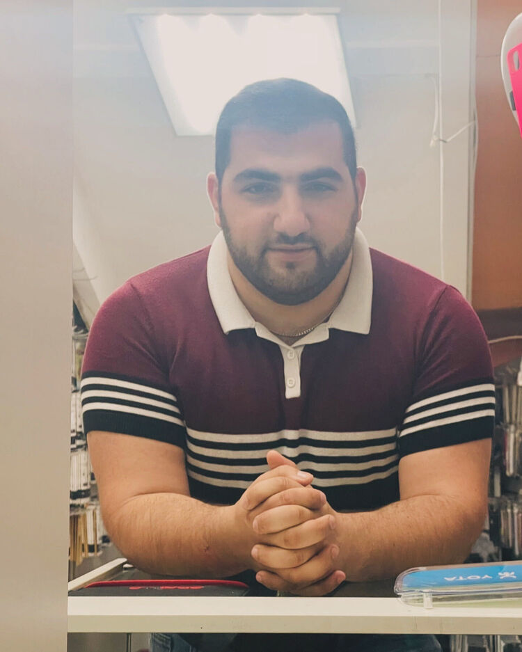  44709541  , 27 ,    -