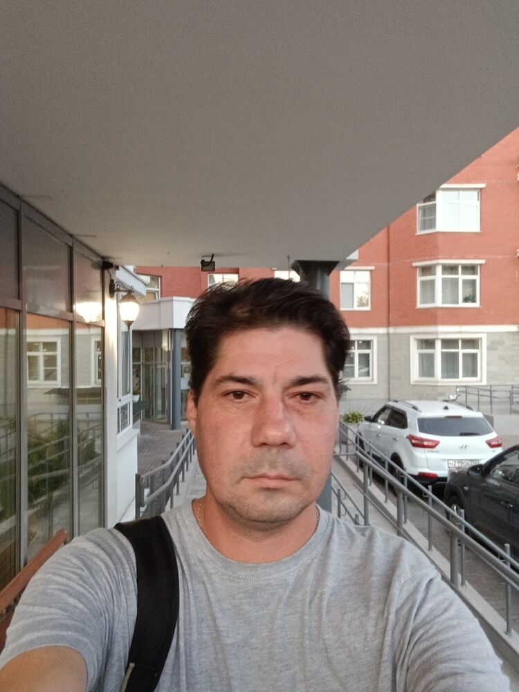  ,   Max, 42 ,   ,   