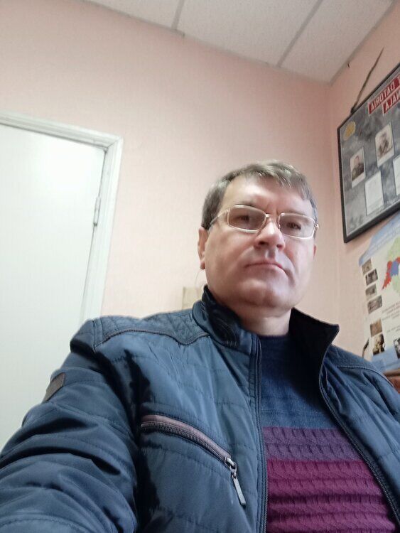  43605911  Andrei, 53 ,    