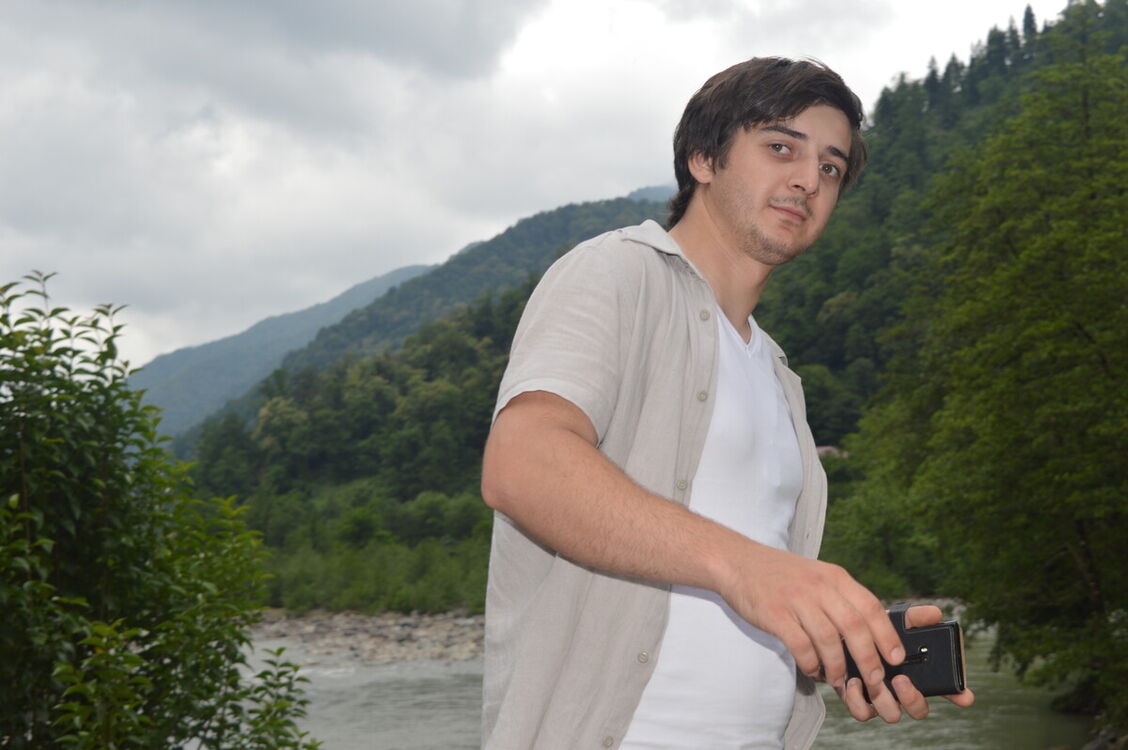  21949681  Denis, 37 ,    