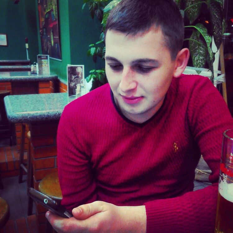  11214961  Vlad, 30 ,    