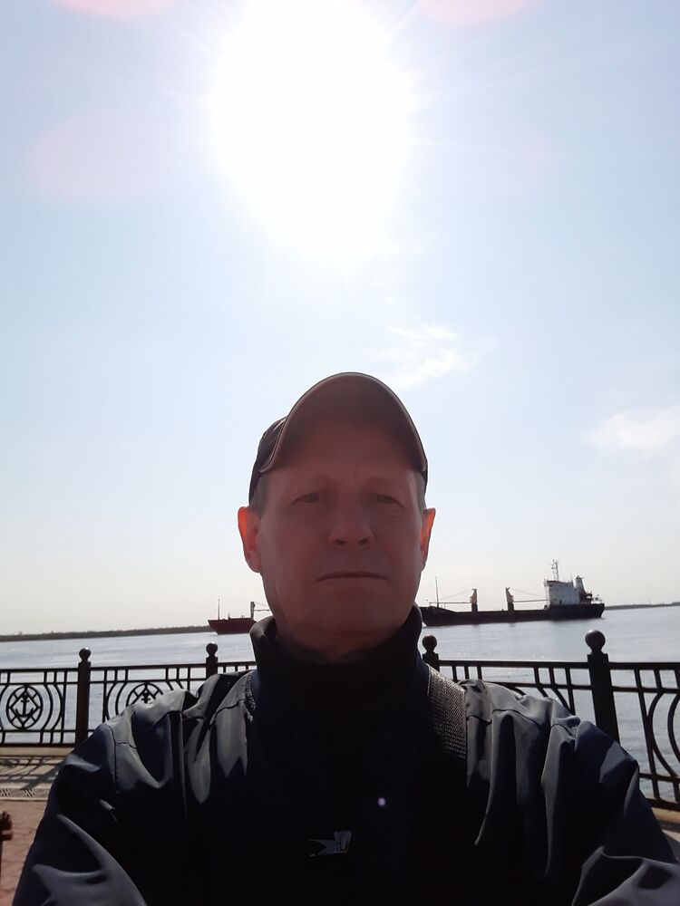 29945721  Igor, 54 ,    