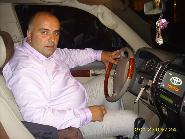  6401611  Arman, 46 ,    