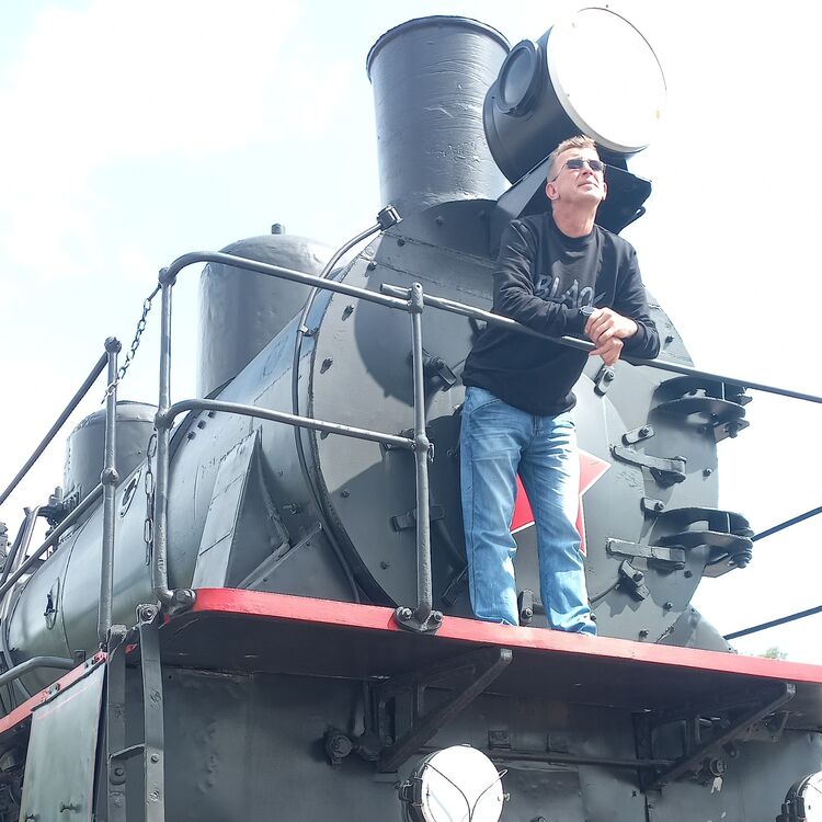  53027861  , 49 ,     