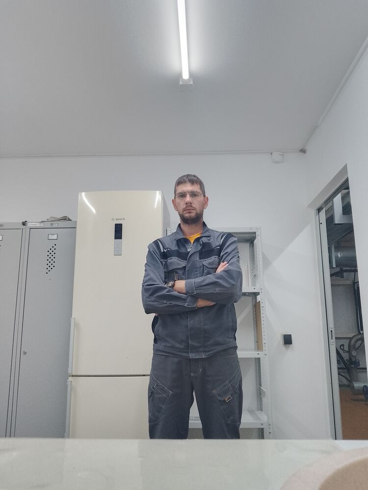  47350601  Yury, 35 ,    