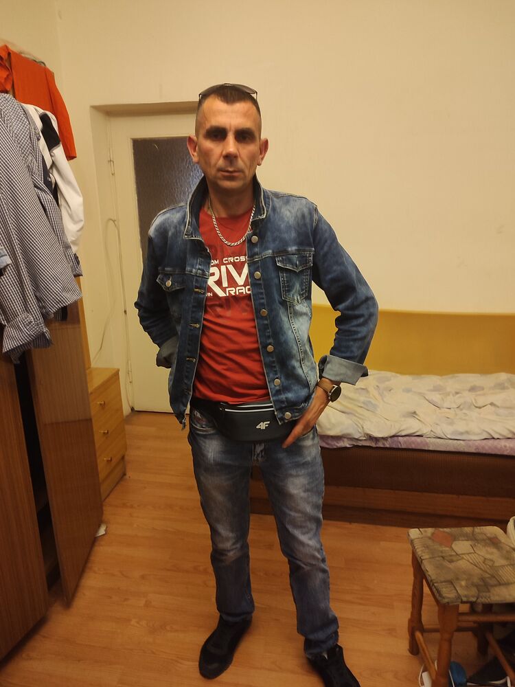  34236161  Andrii, 44 ,    