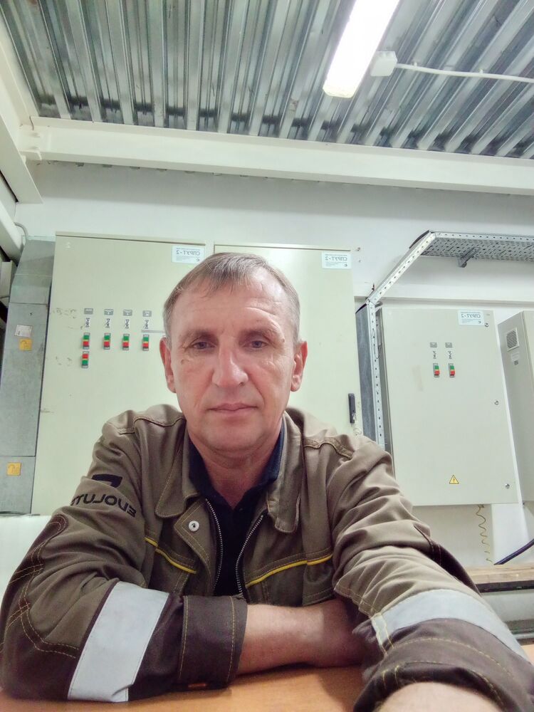  37555041  , 46 ,    