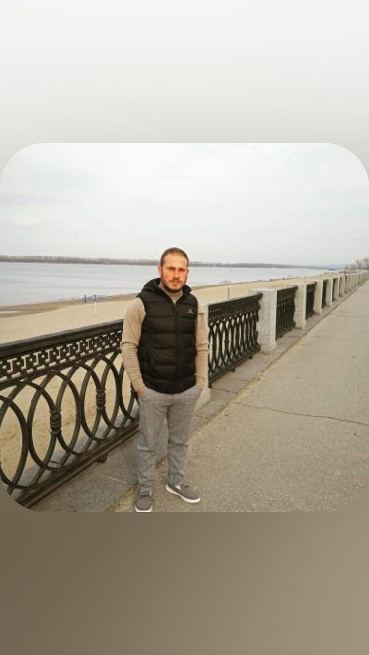  48748591  Aram, 22 ,    