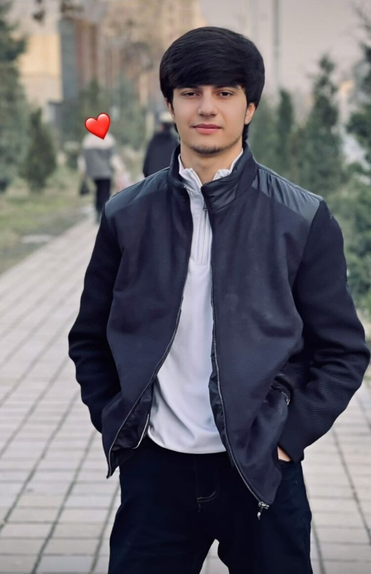  53286911  Maga, 19 ,    