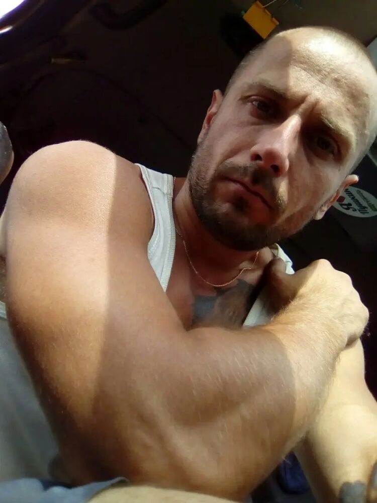  33906841  NikoS, 41 ,    -