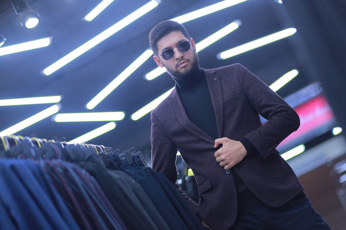  18625691  Alisher, 35 ,    
