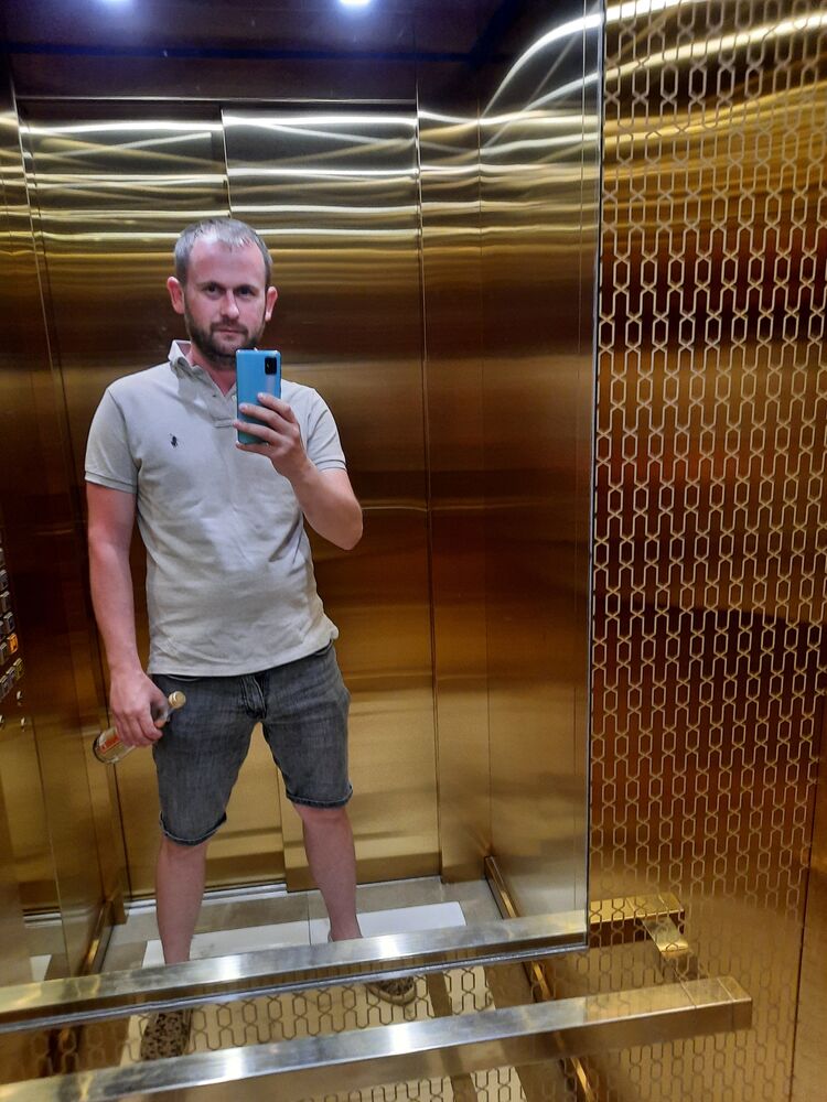  27554211  Radu, 35 ,    